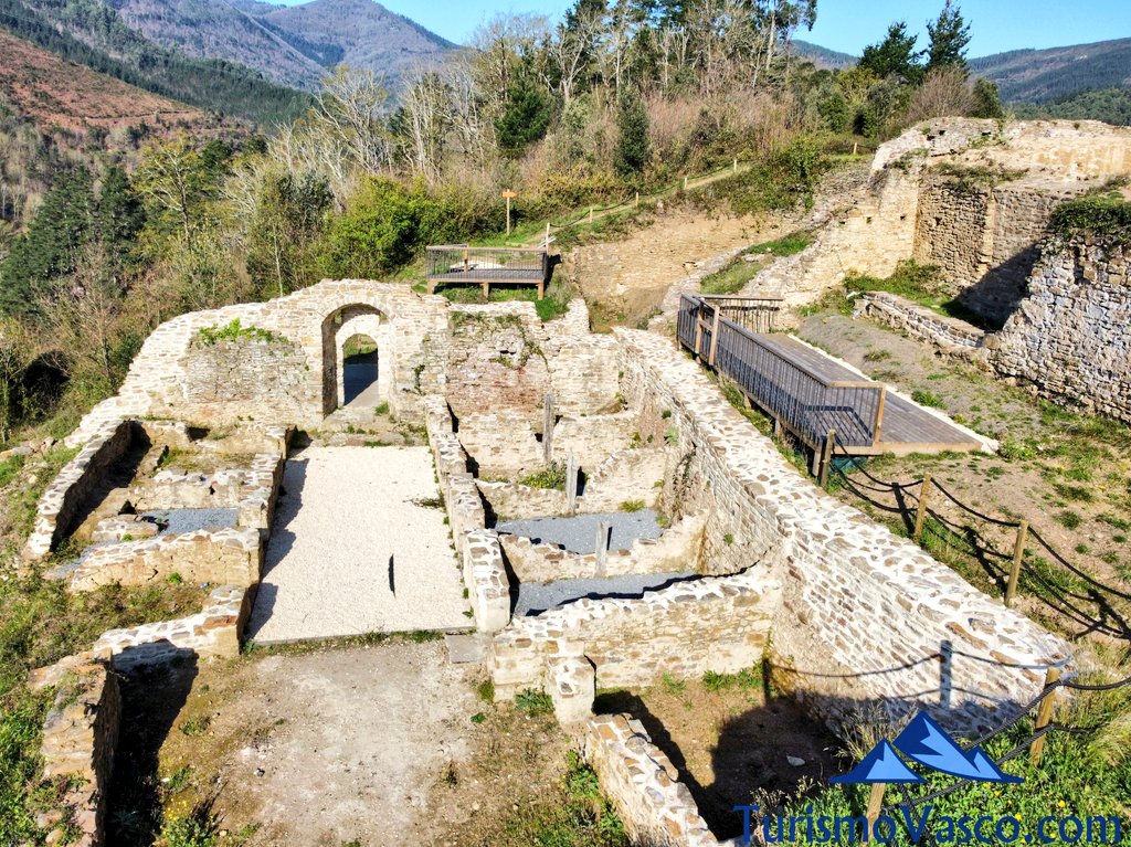 castillo de balmaseda, visitas en el cerro del castillo