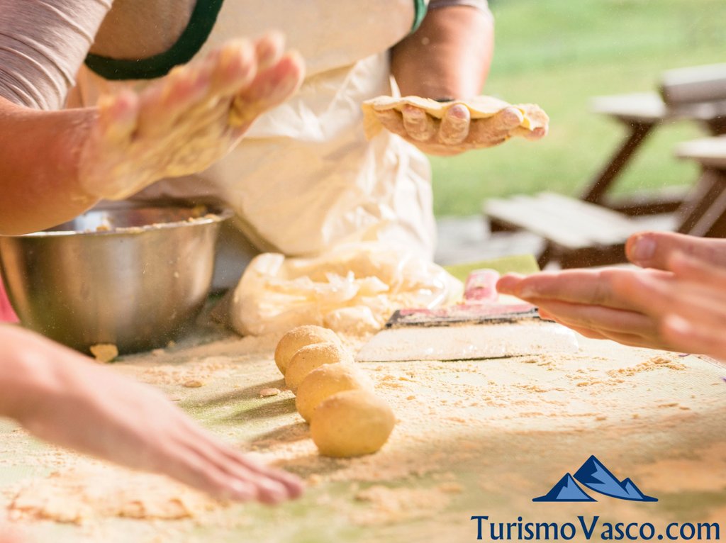 Create group menus, culinary experiences in the Basque Country
