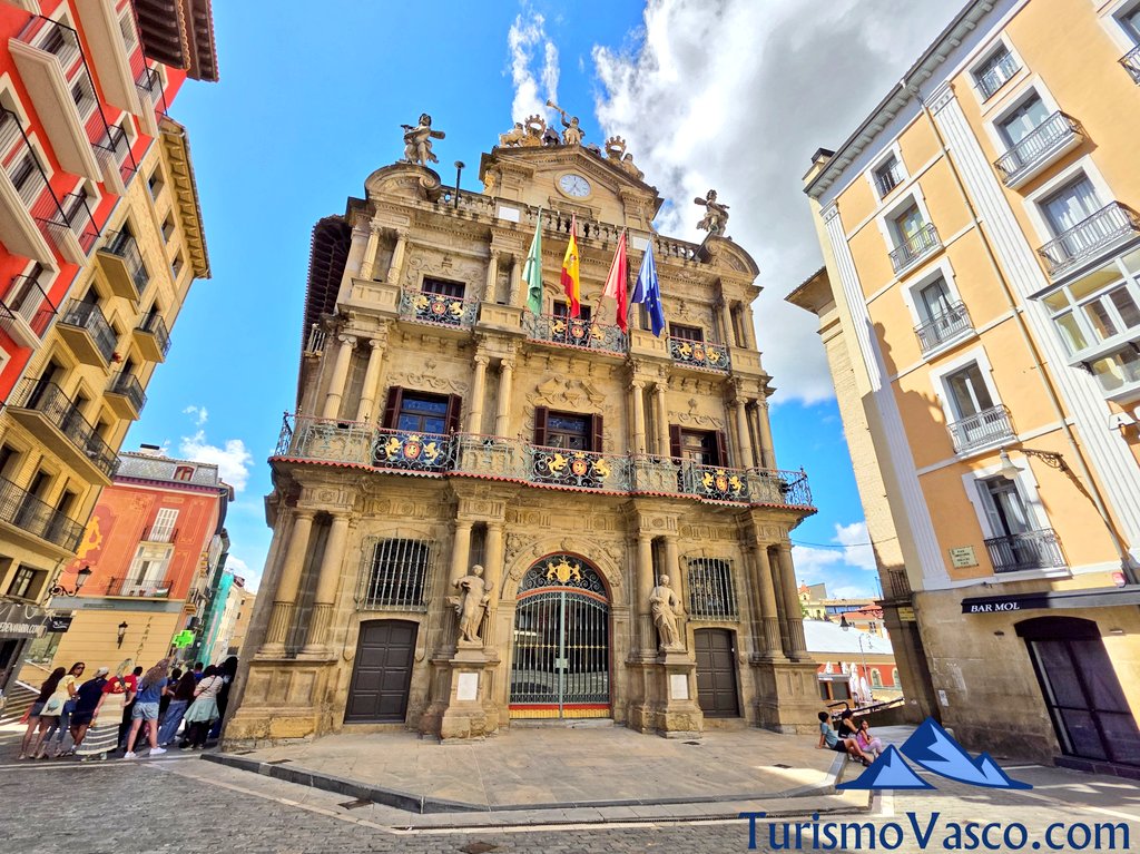 visita guiada en pamplona iruña, ayuntamiento
