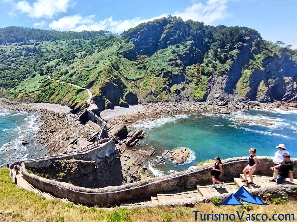 Excursion and Guided Tour in San Juan de Gaztelugatxe