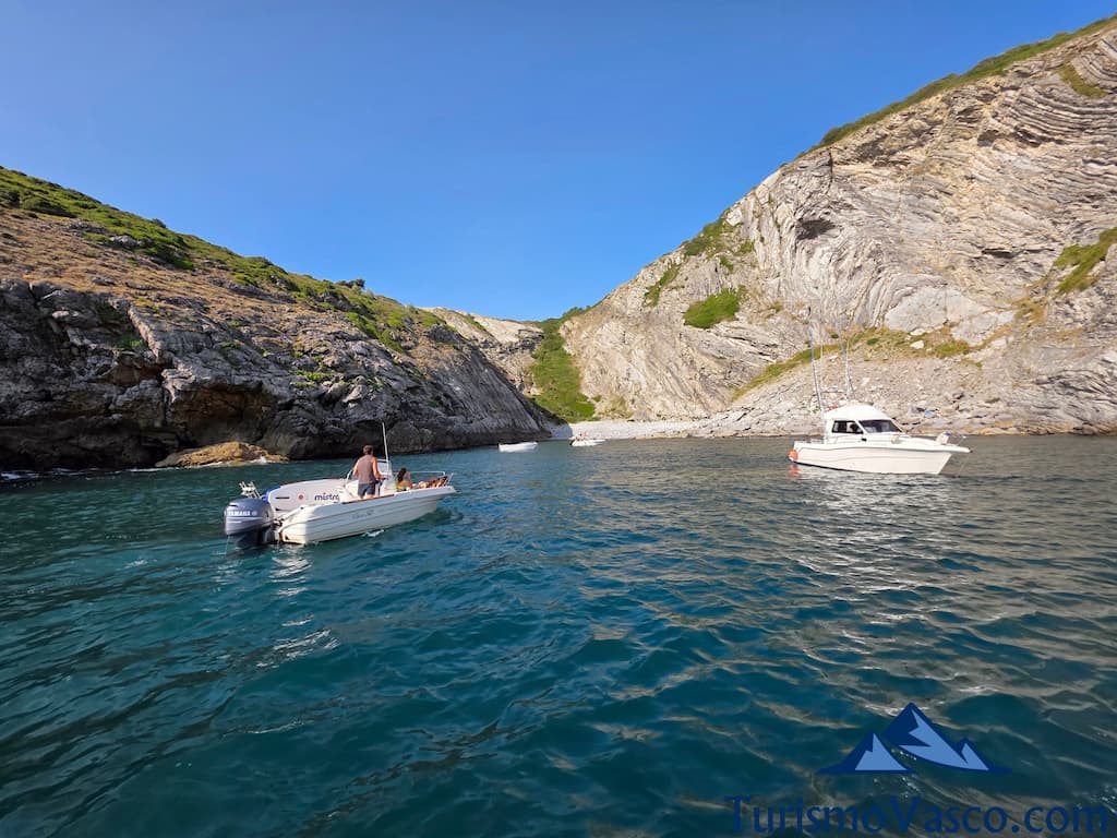 Boat tour with a swim in Gorliz Boat tour with a swim in Gorliz
