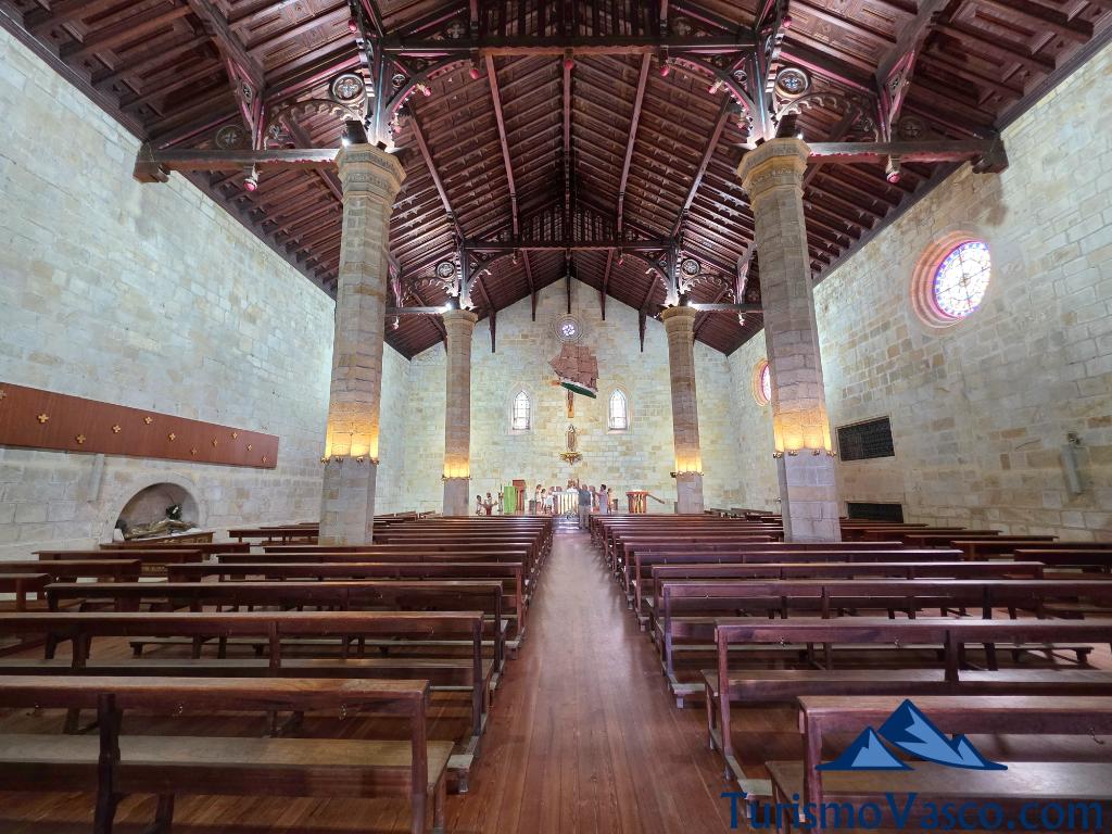 interior de la La Iglesia de Santa María Magdalena de plentzia